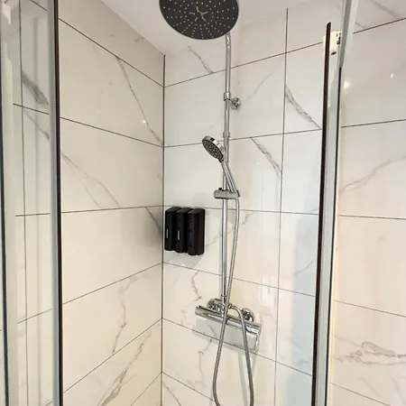 Soh Rent 4 Tv-wifi Proche Gare 度假居 *